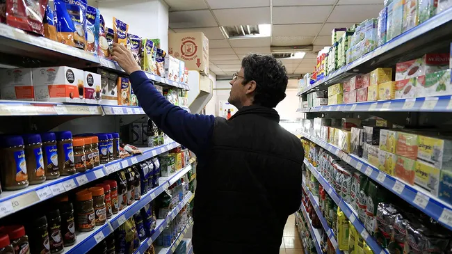 Los aumentos de alimentos superan la inflación y tienen picos de hasta 45%