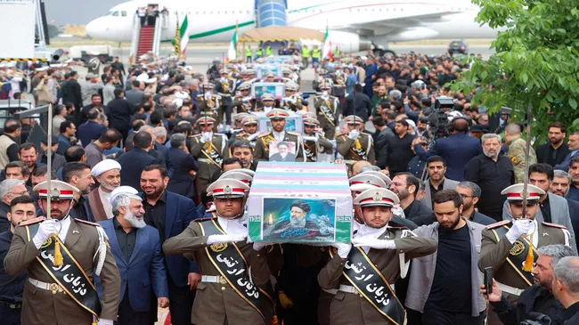 Irán despide a Ebrahim Raisi en medio de un fuerte operativo de seguridad y nuevas sanciones internacionales