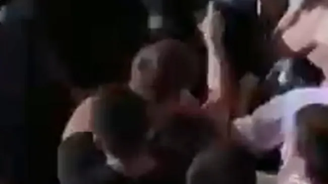 Un nuevo video muestra cómo los patovicas sacan a los rugbiers del boliche Le Brique