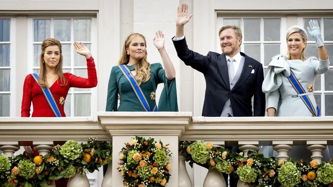 Prinsjesdag, el día "más importante" de la familiar real Holandesa: la Princesa Amalia se llevó todas las miradas por sobre la reina Máxima