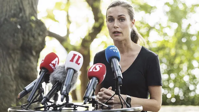 Cómo llegó al poder Sanna Marin, la premier de Finlandia, cuestionada por salir de fiesta