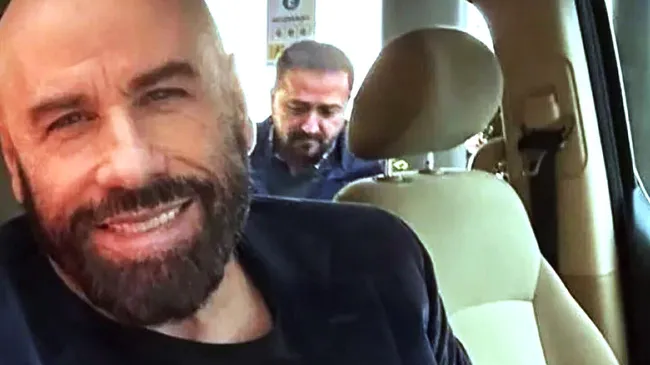 John Travolta pasó por Bariloche junto a sus hijos y visitó el Cerro Catedral