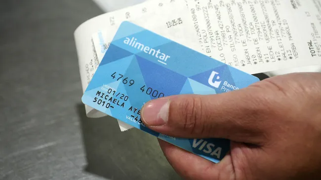 Anses advierte riesgo de estafa por una falsa tarjeta Alimentar de $25000