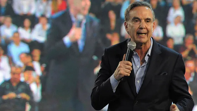 ¿Un candidato para la política o para los electores?