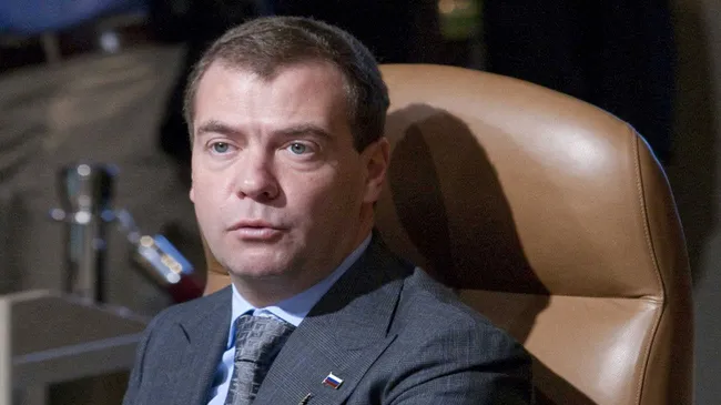 Dimitri Medvedev volvió a amenazar a Occidente con "llamas nucleares" y EEUU lo calificó de "imprudente"