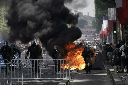 Disturbios en París: mirá las fotos de los incidentes en los festejos por la Revolución