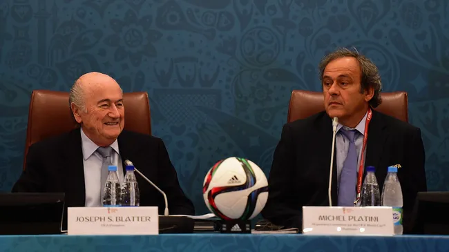 Blatter y Platini fueron acusados de fraude en la FIFA por un pago de más de dos millones de dólares