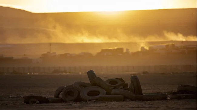 El desierto de Atacama en Chile, un ecosistema "frágil" convertido en basural del planeta