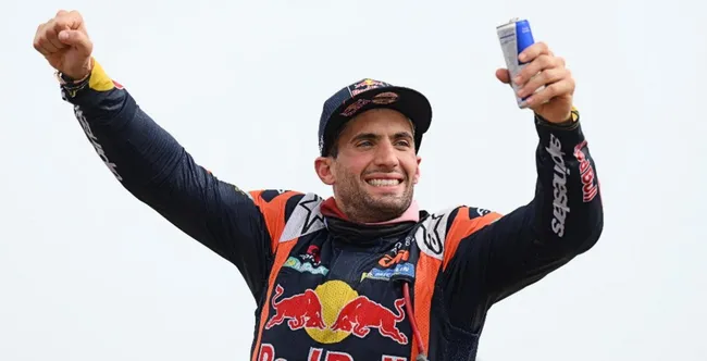Kevin Benavídes volvió a ganar el Dakar en motos: es el primer piloto en hacerlo con marcas diferentes