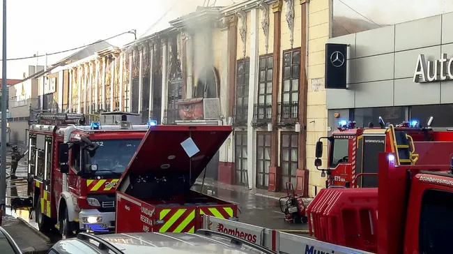 Infierno en una disco en Murcia: ya son 13 los muertos por un incendio y siguen las tareas de remoción