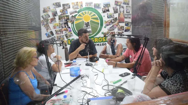 FM La Milagrosa, la radio de Ciudad Oculta que convoca a los chicos del barrio