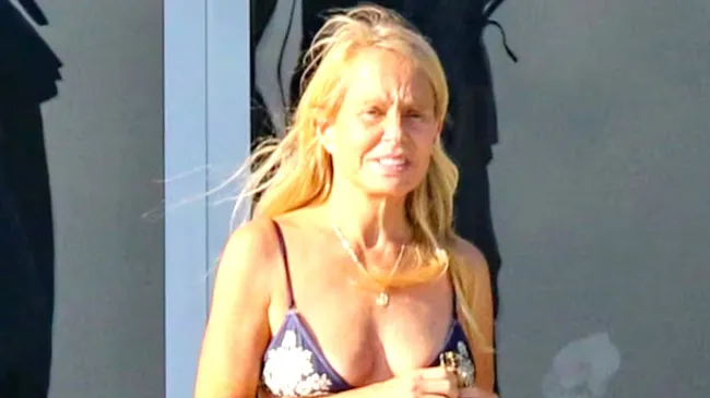Se viralizó una foto de Cecilia Bolocco en bikini y se volvió furor en las redes sociales