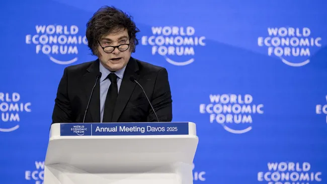 Los "zurdos" contraatacan: Javier Milei suma una nueva denuncia tras su discurso en Davos