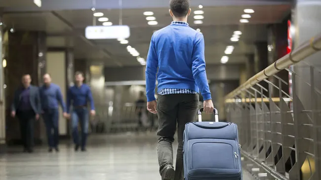 Autorizan el ingreso de celulares y laptops sin pasar por la Aduana