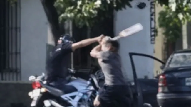 Un motociclista mató a golpes a un automovilista tras una pelea de tránsito en Berazategui