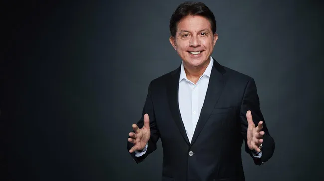 El heredero de Kiyosaki impulsa la libertad financiera para "salir del círculo de trabajar, ganar un sueldo y gastarlo todo”