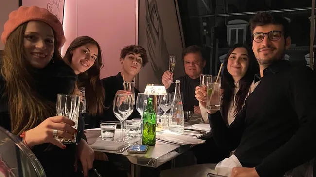 Enrique Sacco recordó a Débora Pérez Volpin con sus hijos y los de Vidal