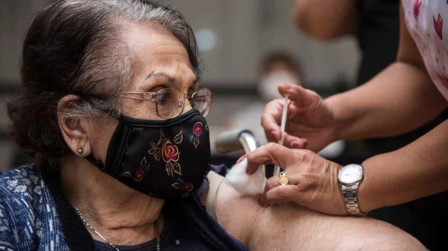 Dosis de refuerzo | The Lancet publicó un estudio argentino que reafirma su importancia