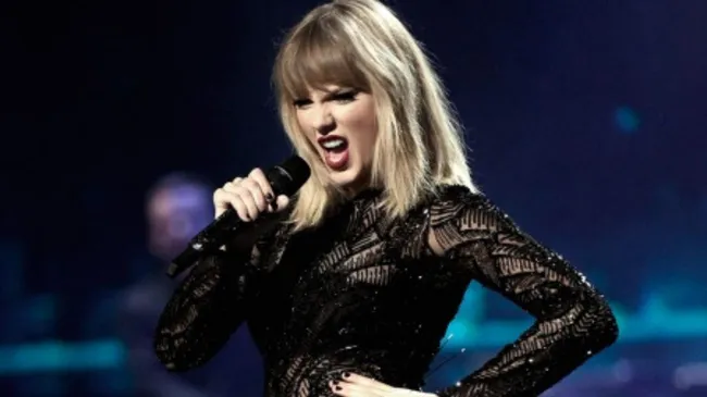 Taylor Swift se convirtió en la mujer con más discos en el primer puesto de Billboard