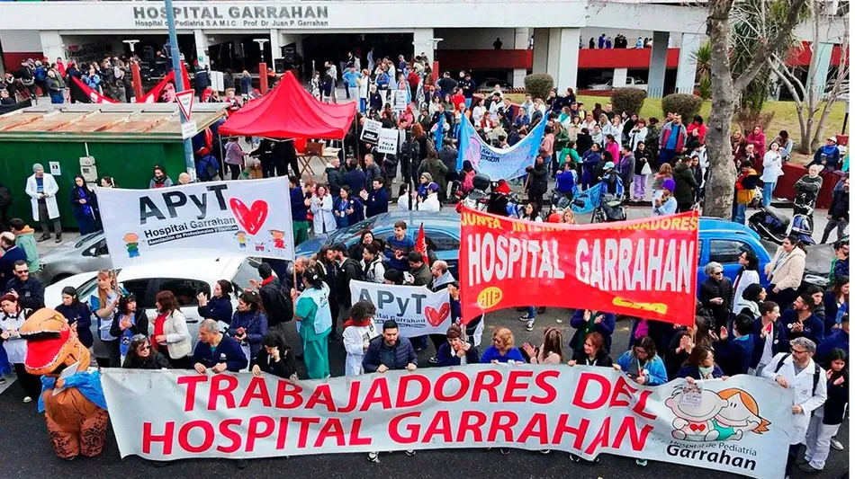El Garrahan, otra vez al rojo vivo: denuncian vaciamiento, "terror laboral" y convocan a una asamblea general