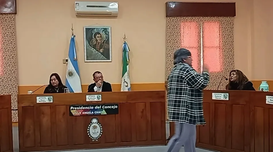 "Le hiciste asfalto a la casa de tu mamá": una vecina de Chaco interrumpió una sesión y lanzó duras acusaciones
