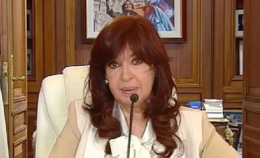 Cristina Kirchner presentó un recurso de queja ante la Corte para que no le decomisen bienes a sus hijos