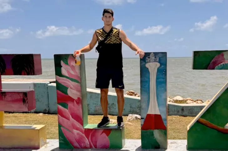 Es cordobés, se mostró en Facebook y hoy juega en la liga de Belice