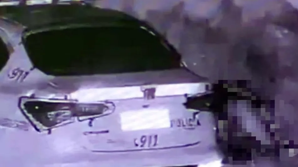 Desafectaron a un policía bonaerense que fue grabado manteniendo relaciones al lado del patrullero