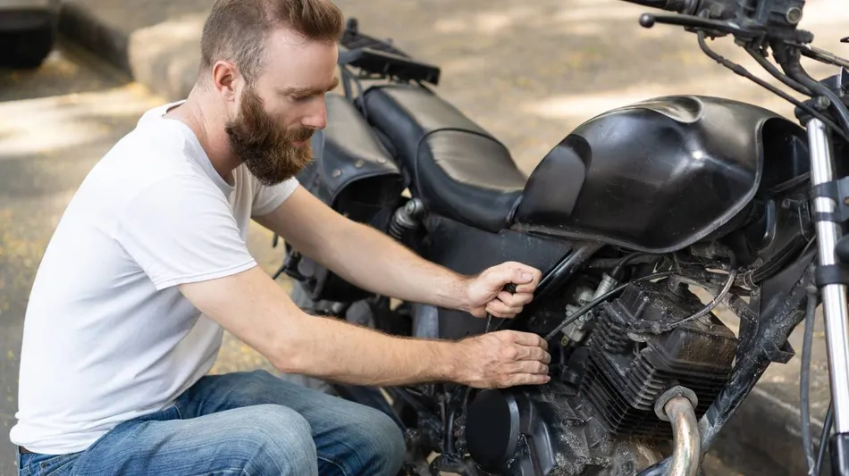 Sueldos de mecánicos de motos: las nuevas escalas vigentes para todas las categorías del sector