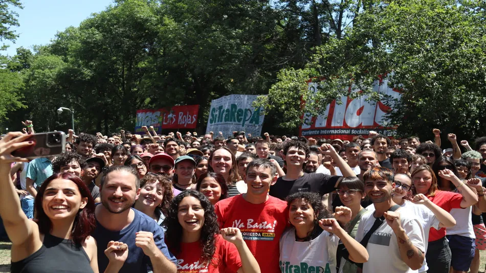 Manuel Adorni les respondió a los jóvenes del 'Campamento Anticapitalista': "Besos, pásenla lindo. Fin"