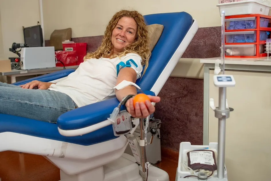 Hospitales públicos piden que la gente se acerque a donar sangre