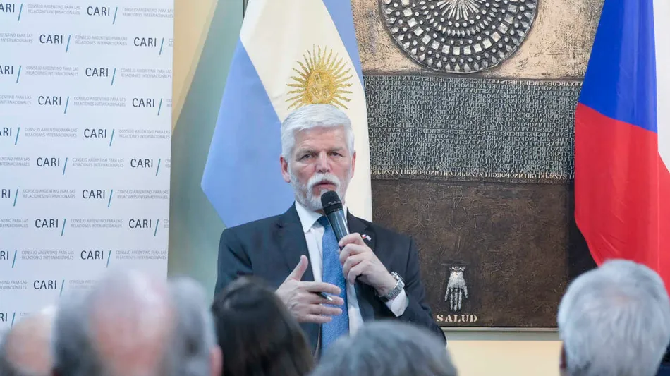 Entre Ormuz, Ucrania y Malvinas: el presidente checo marcó límites a Trump desde Buenos Aires