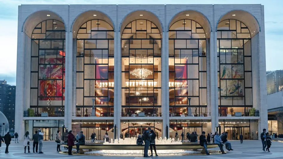La crisis del MET de New york: problemas financieros, despidos y venta de piezas únicas