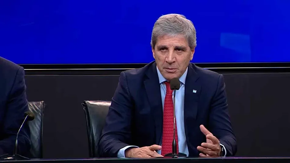 Luis Caputo llegó a Bangkok para reunirse con el FMI y el Banco Mundial: dólares y financiamiento en la agenda