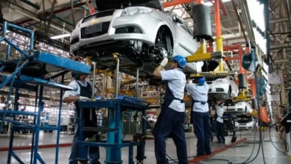 La industria automotriz celebró la reducción de retenciones y pidió eliminar impuestos