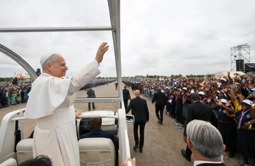 El Papa León XIV llamó en Angola a superar divisiones y reconstruir la esperanza tras la guerra civil