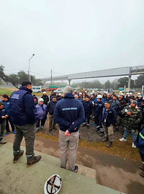 Gremios aceiteros comenzaron un paro por tiempo indeterminado en reclamo de aumento salarial